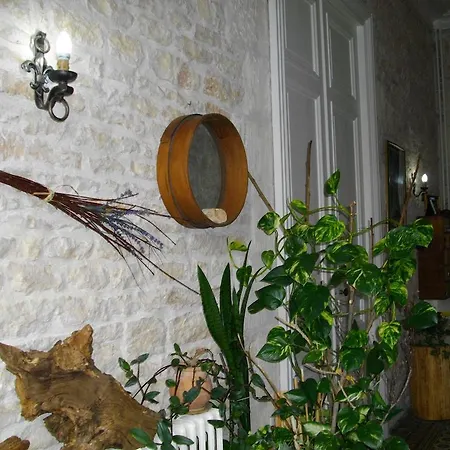 Vivre Nature Au Chateau Bed & Breakfast *